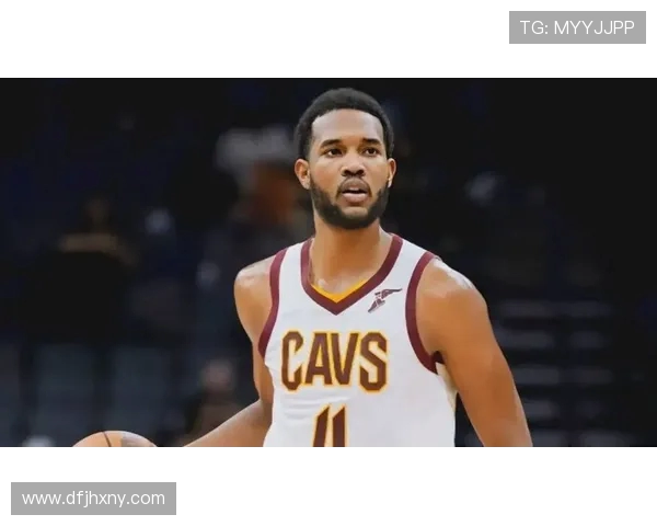 小莫布里半场表现出色7投4中贡献11分4篮板1助攻1盖帽